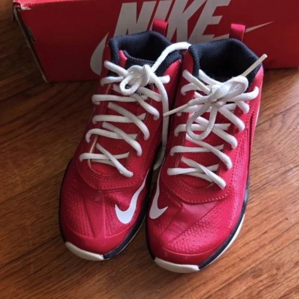 Nike Team Hustle Little Kids Red Sneakers Sz. 12.5